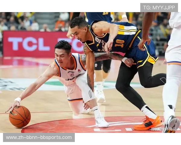 足球联赛对战CBA直播：足球联赛与CBA赛事对战直播的互动玩法